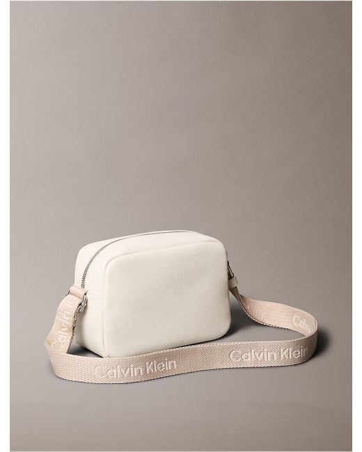 カルバンクライン All Day Round カメラバッグ Calvin Klein Calvin Klein All Day Round Camera Bag in