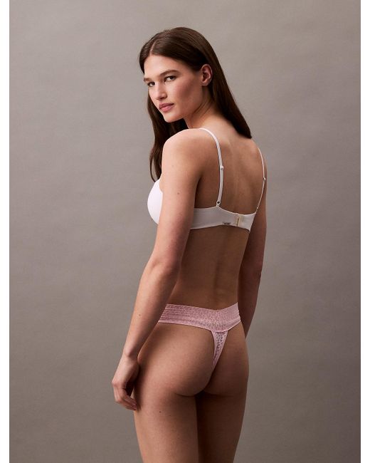 String Taille Basse Calvin Klein en coloris Brown