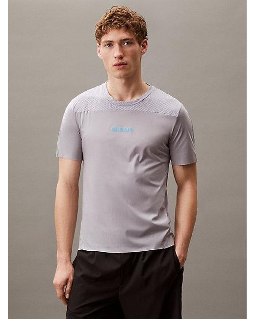 Calvin Klein Feuchtigkeitsableitendes, Schnell Trocknendes Performance-Gym-T-Shirt in Gray für Herren