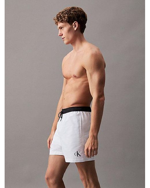 Bañador de largo medio con cordón - CK Monogram Calvin Klein de hombre de color Gray