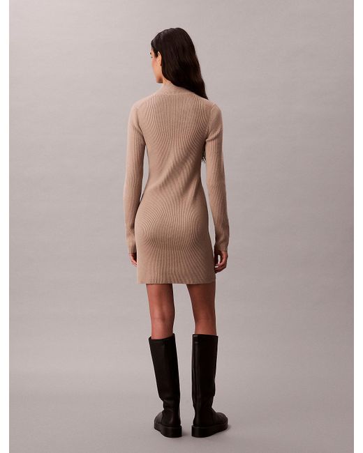 Abito A Collo Alto di Calvin Klein in Brown