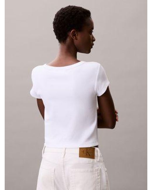 Baby tee de canalé de algodón elástico Calvin Klein de color White