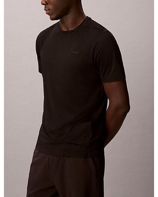Calvin Klein Brown Sport Breathable Anti Wrinkle Travel T-Shirt for men