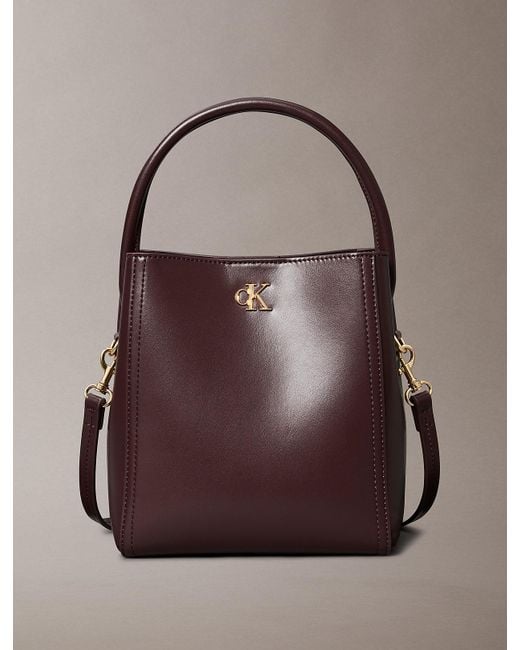 Borsa A Secchiello Con Elementi Metallici Con Logo Monogramma di Calvin Klein in Brown