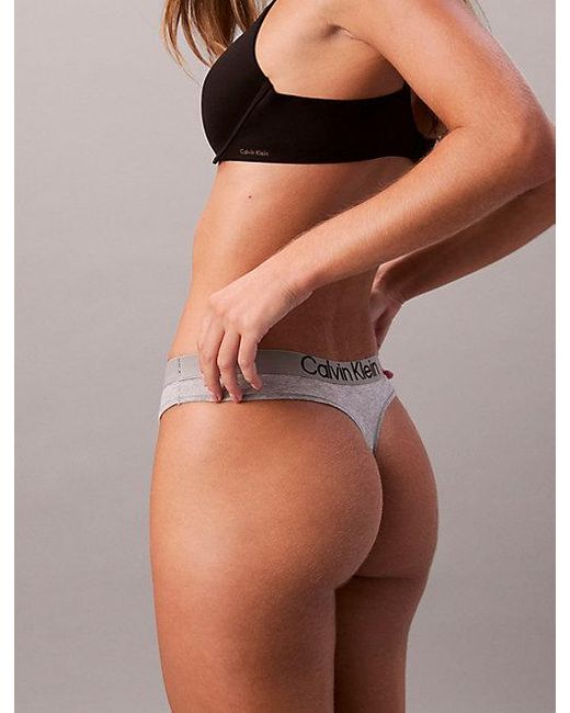 Calvin Klein String in het Gray
