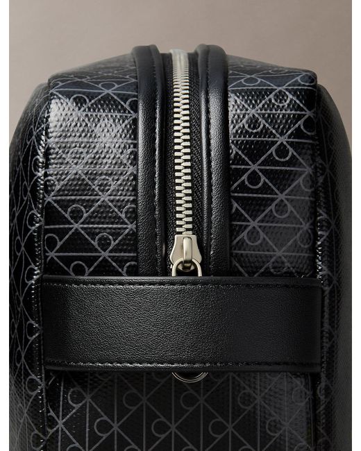 Kit Da Viaggio Con Logo Monogramma Su Tutta La Superficie E Chiusura Con Zip di Calvin Klein in Gray da Uomo