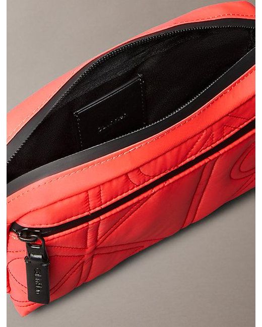 Calvin Klein Gesteppte Camera Bag in Red für Herren
