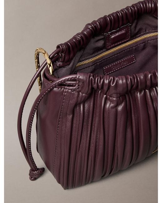 Borsa A Tracolla Plissettata Con Catena E Cordoncino di Calvin Klein in Brown
