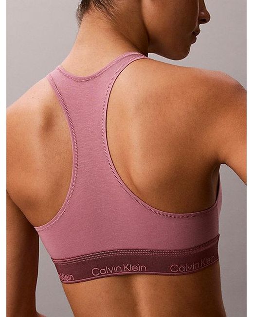 Calvin Klein Metallic Ongevoerde Bralette in het Red