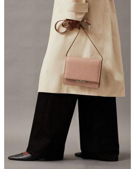 Calvin Klein Gray Gesteppte Crossbody Bag