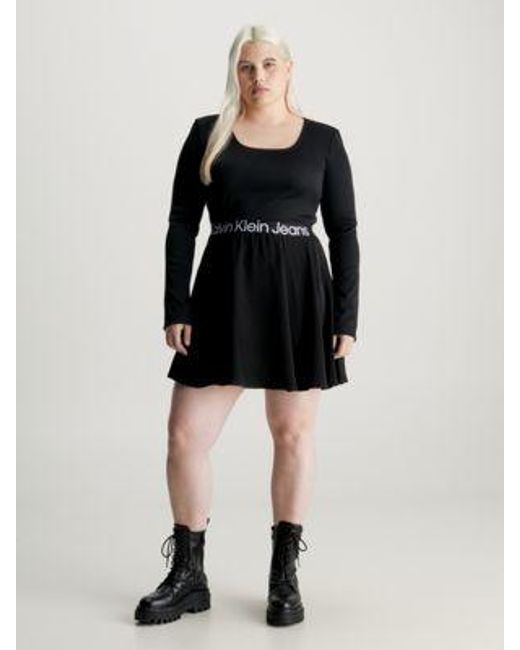 Calvin Klein Black Kleid mit Logo Tape und langen Ärmeln