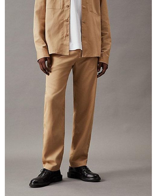 Calvin Klein Lässige stückgefärbte Hose in Brown für Herren