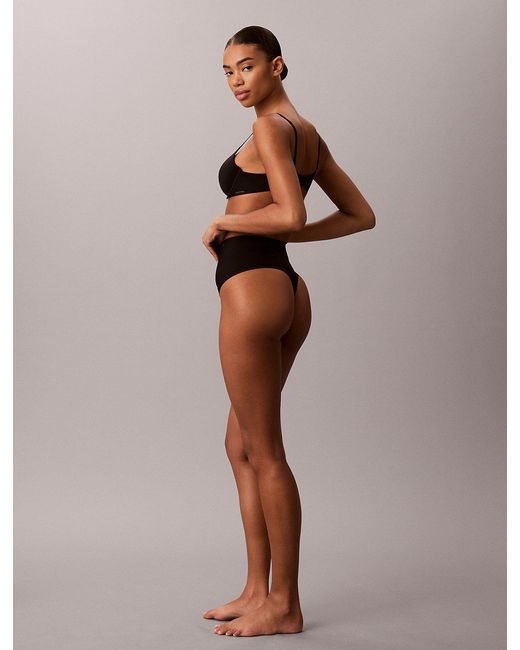 String Shapewear Calvin Klein en coloris Black