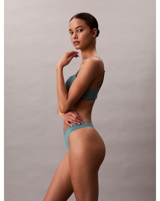 String Calvin Klein en coloris Multicolor