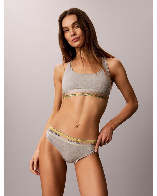 String Calvin Klein en coloris Natural