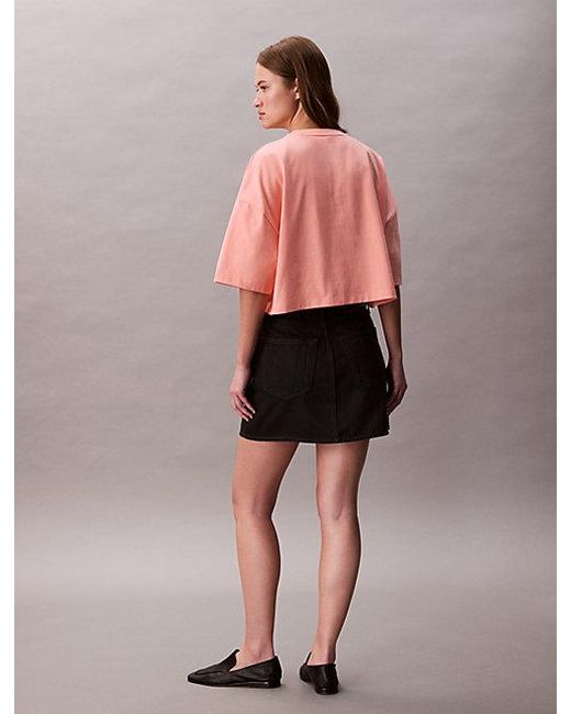 Calvin Klein Boxy Cropped T-Shirt Met Logo in het Pink