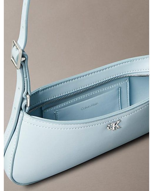 Calvin Klein Schoudertas Met Monogramlogo-Hardware in het Blue