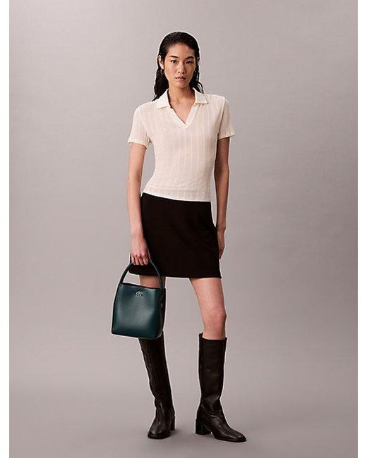 Calvin Klein Bucket Bag Met Monogramlogo-Hardware in het Green