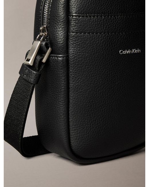 Sac Reporter Slim Avec Plaque À Logo En Relief Calvin Klein pour homme en coloris Black