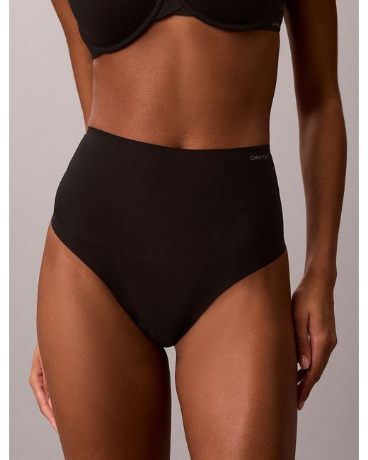 String Shapewear Calvin Klein en coloris Black