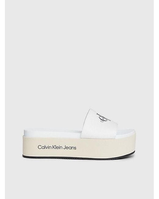 Calvin Klein White Plateau-Slippers aus Canvas