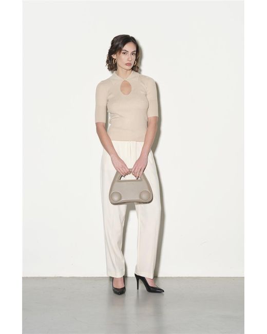 Pantaloni Panna Con Pinces di Kaos in Natural