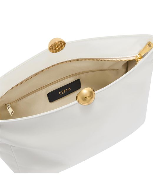 Sfera Soft Clutch M Marshmallow Pelle Di Vitello Verona Donna di Furla in White