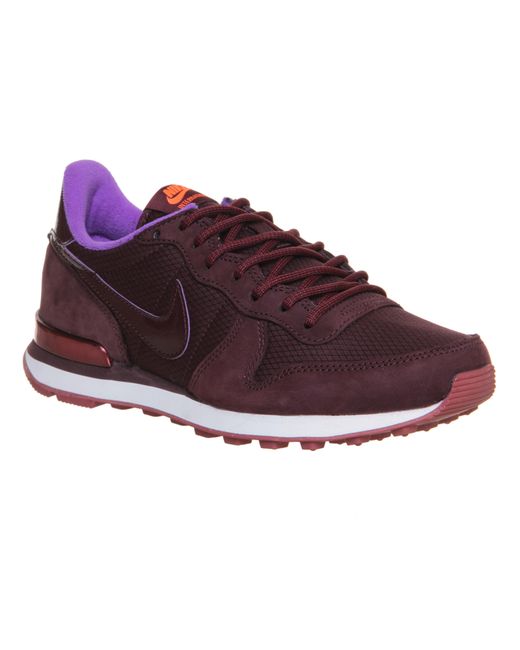 nike internationalist purple
