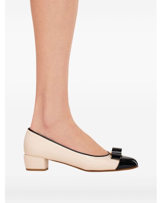 Décolleté Vara di Ferragamo in Natural