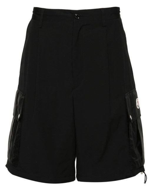 Pantaloncini cargo con logo applicato di Moncler in Black da Uomo