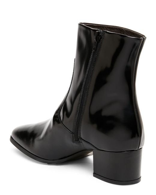 High Heels Boots Step into the spotlight and create a standout look with our collection of women's block heel boots. From chic ankle block heel boots in leather and suedette to classic Chelsea block heels boots that lend themselves to your favourite skinny jeans, find your fit today.