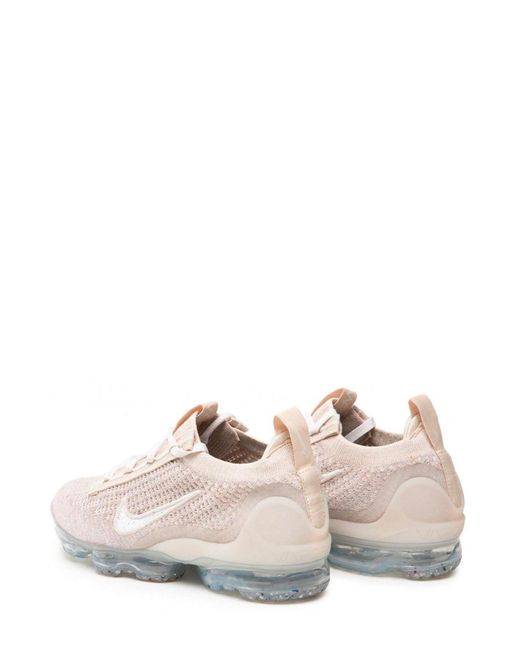 vapormax lace up