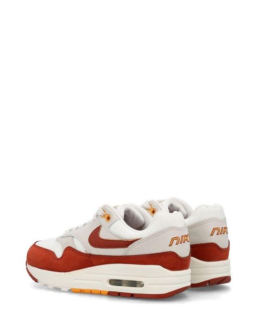 black vapormax plus triple black