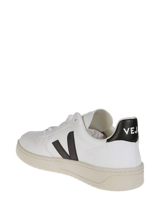 Veja White Round Toe Low-top Sneakers for men
