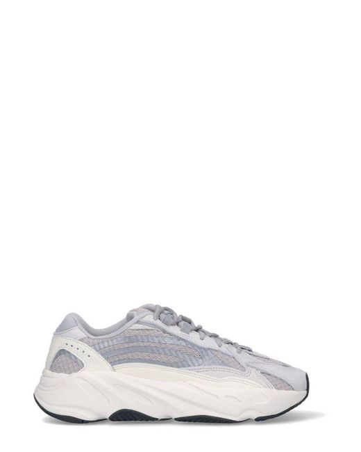grey yeezy 700