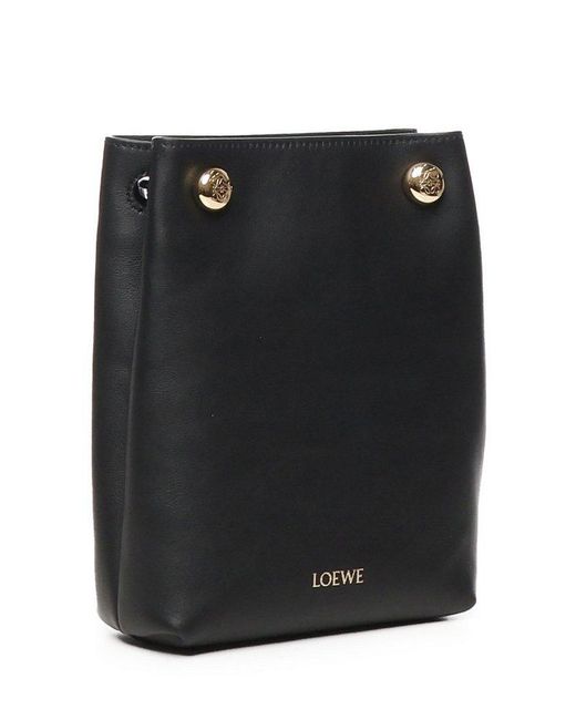 黒のレザーフラップバッグ　Loewe LOEWE 黒 レザー フラップ付きバックパック - メルカリ