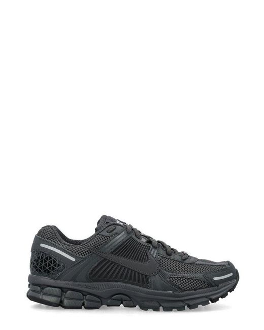 Nike Zoom Vomero 5 Low-top Sneakers in Black | Lyst