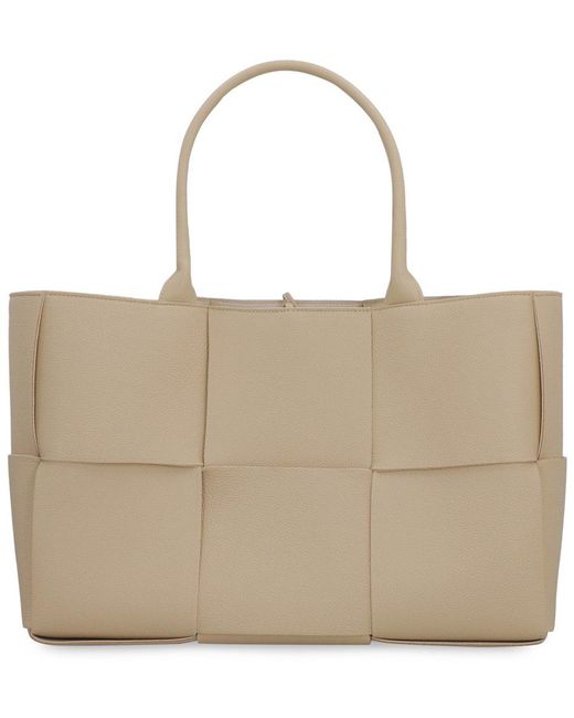 bottega veneta medium arco tote