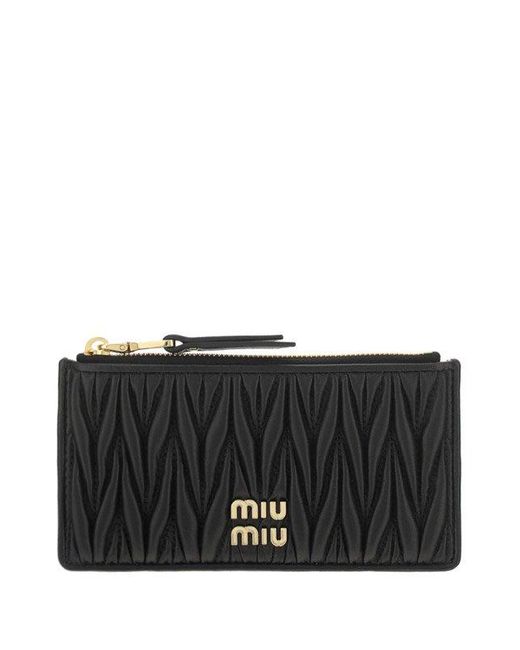 Miu Miu Leather Logo Plaque Zipped Card Holder in Black | Lyst