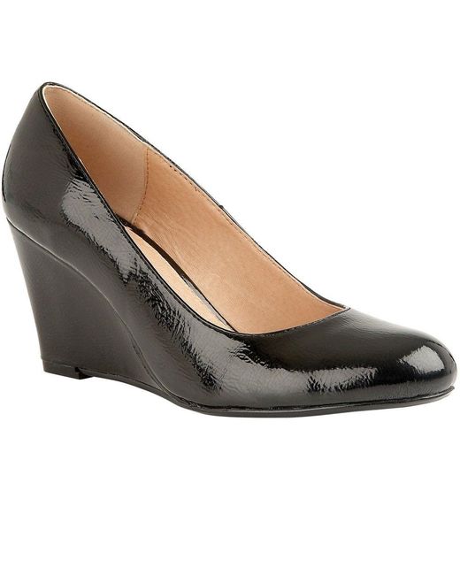 Wedge store court shoe