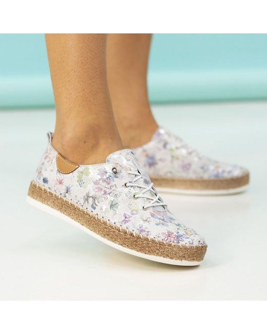 Lunar (GRS) White Iva Plimsoll Trainers