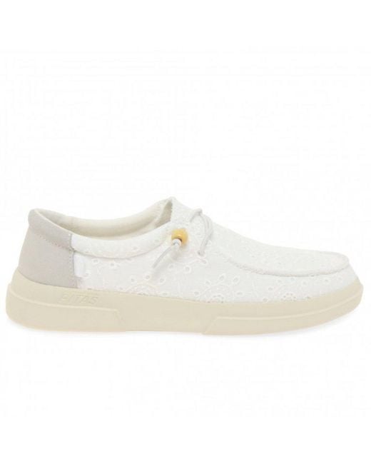 WALK IN PITAS White Walk