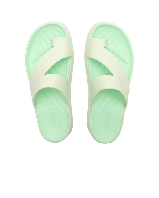 CROCSTM Green Getaway Platform Toe Loop Sandals