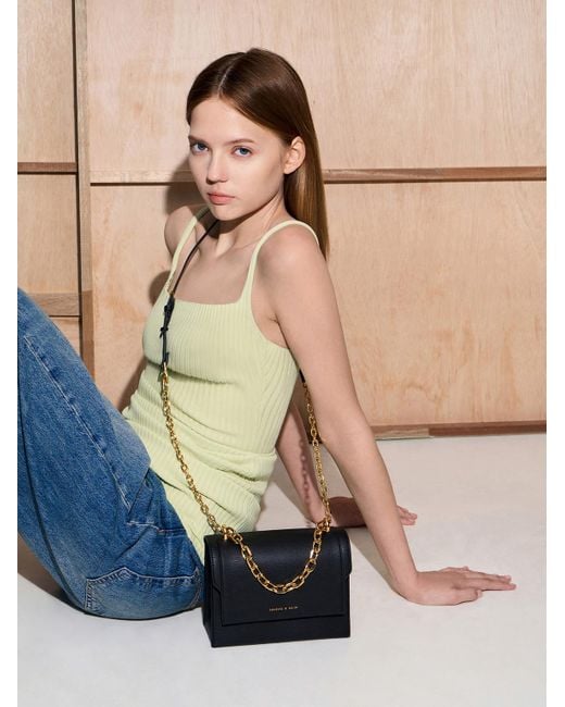 ★CHARLES&KEITH★Calla Front Flap Chain-Handle Bag/送料込 Charles & Keith Front Flap Chain Handle Crossbody Bag in
