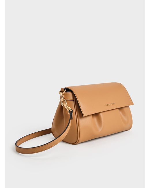 ★CHARLES&KEITH★Calla Front Flap Chain-Handle Bag/送料込 Charles & Keith Calla Front Flap Chain-handle Bag in White