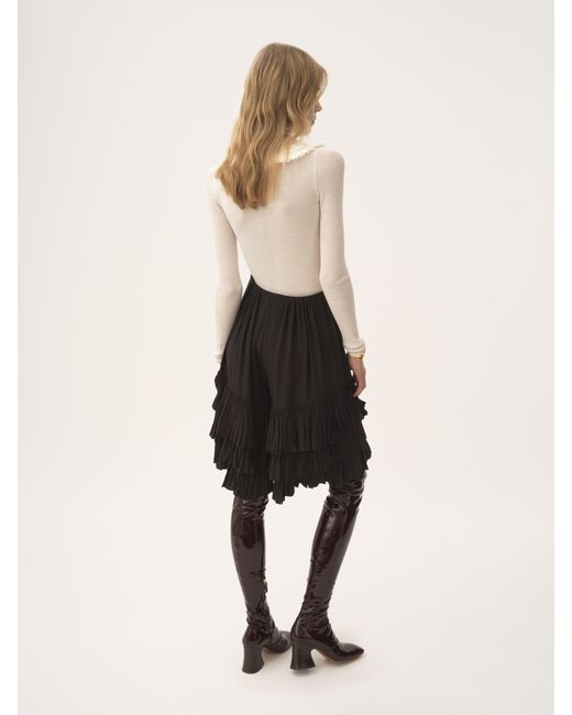 Chloé クレープデシン製フリル付きティアードショートパンツ 婦人向け ブラック サイズ シルク 100 Black