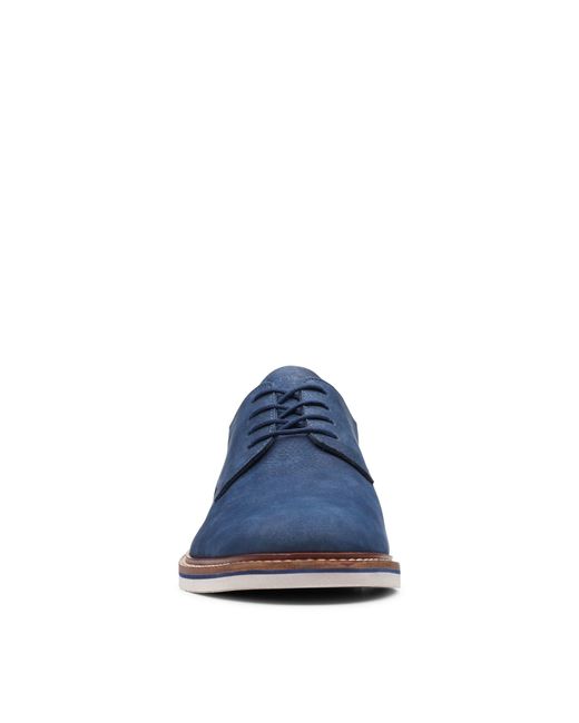 dezmin plain clarks