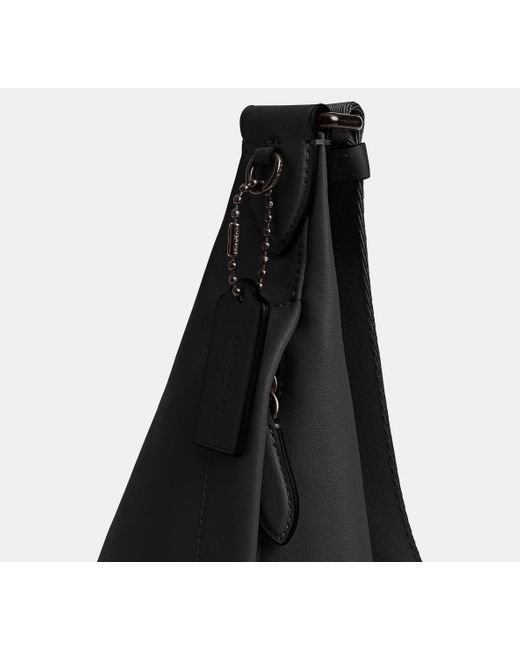 Borsa A Tracolla Triangolare di COACH in Black da Uomo
