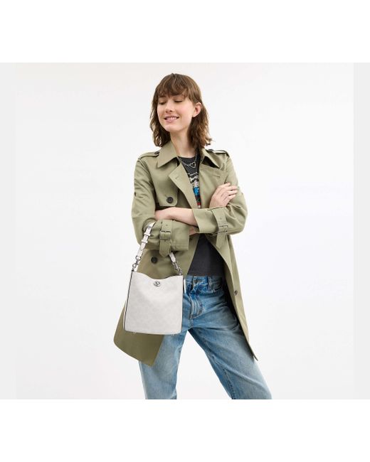 COACH Black Willow Weiche Beuteltasche 19 Aus Signature-Canvas