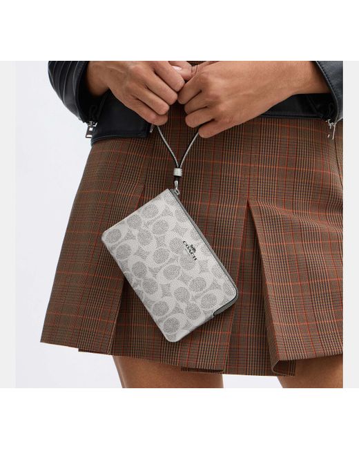 Bolso Pouch Con Cremallera Corner En Lona De Firma COACH de color Black